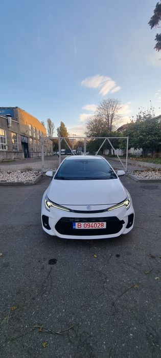 SUZUKI SWACE 2022  (platforma toyota corolla touring sports )