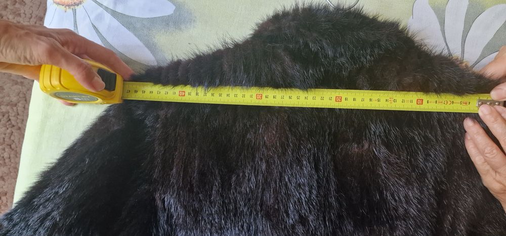 Vand haina blana nurca