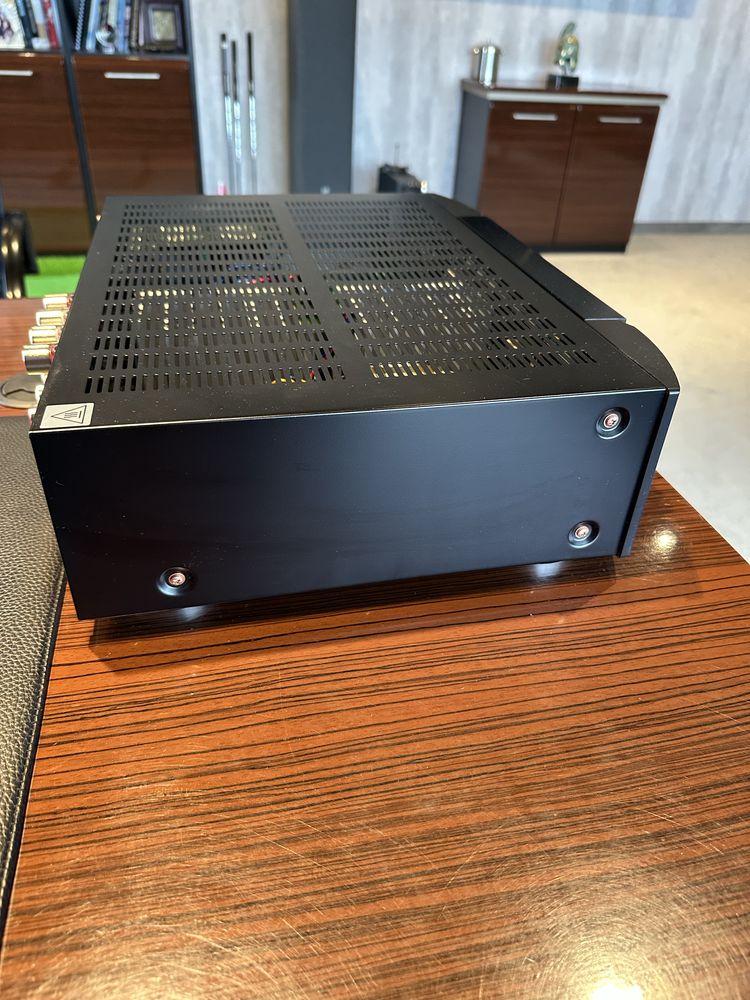 Усилвател MARANTZ PM8006 Black