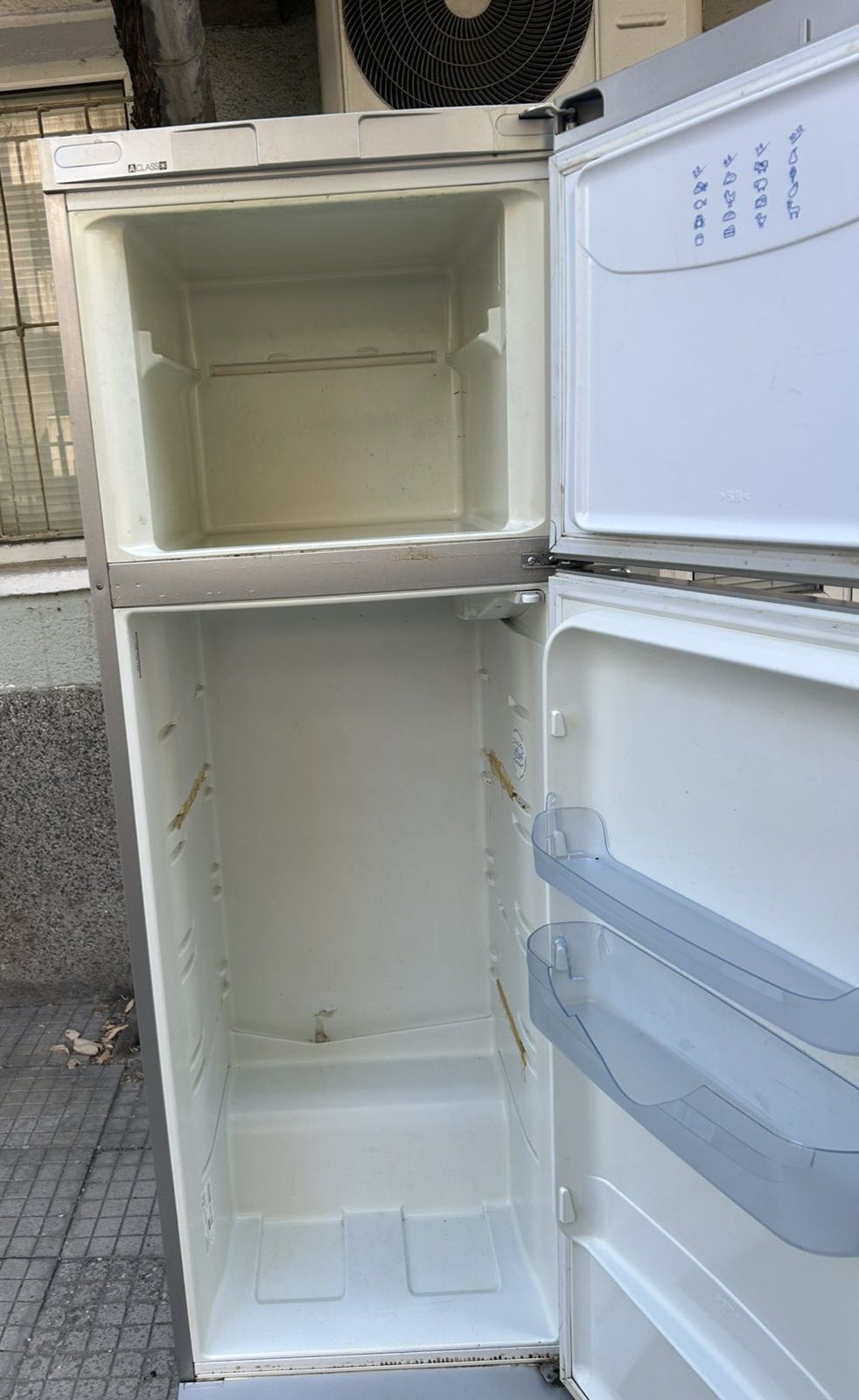 Хладилник Indesit
