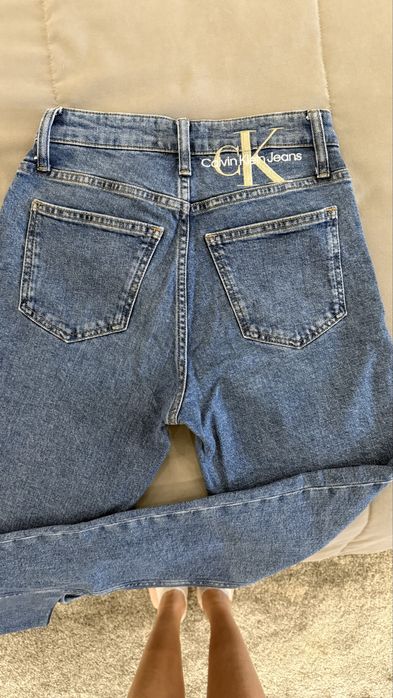 Дънки на Calvin Klein