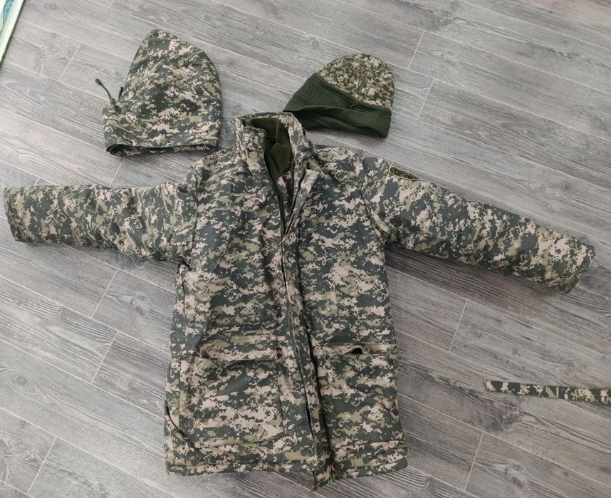 Продам зимнюю форму мультикам