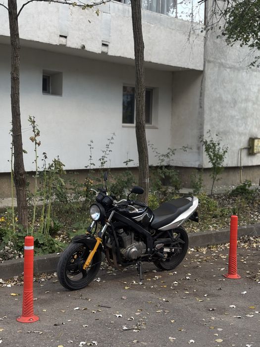 Vând sau schimb suzuki gs500 cu cross de 250/450