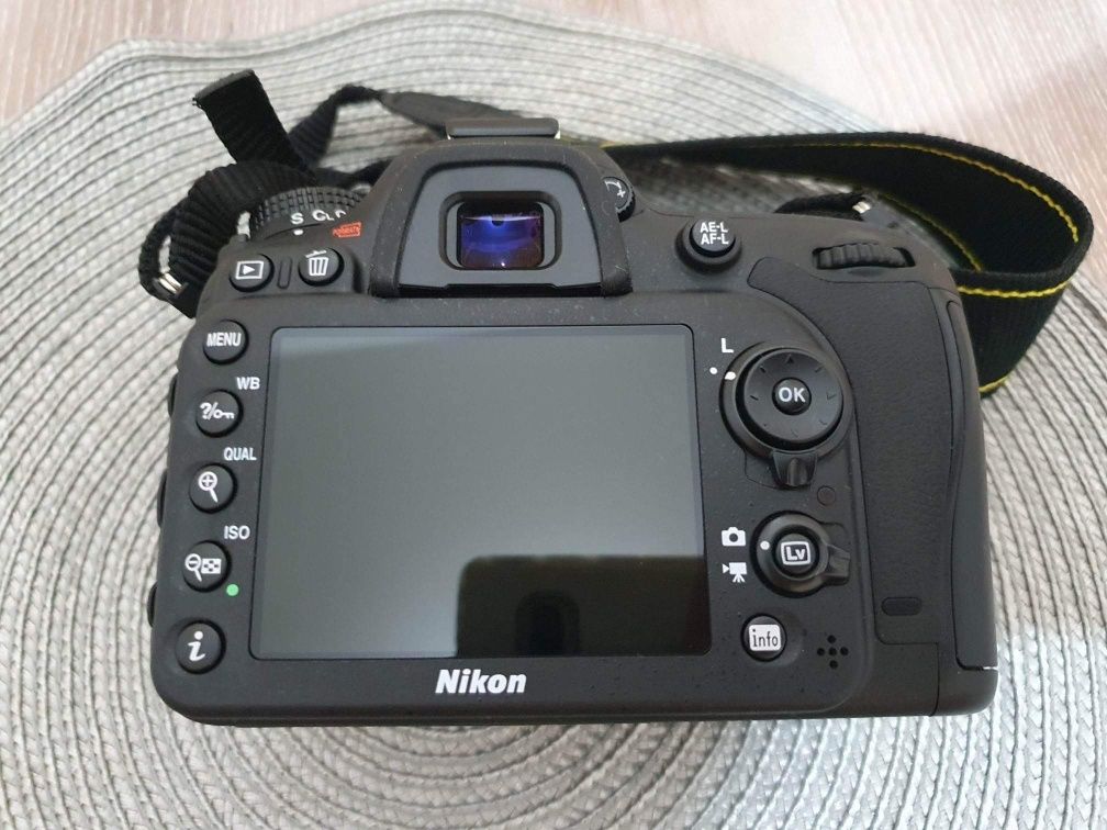 Aparat Nikon D7100