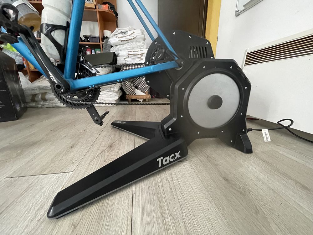 Велотренежор Tacx Flux S
