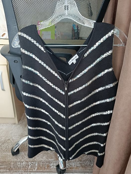 Модная накидка со стразами