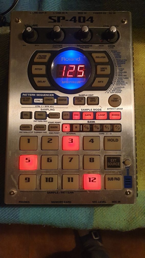 Mixer Phonic helix24/Sirus dxp20/Soundcraft Efx8/Roland sp404/Tapco 60
