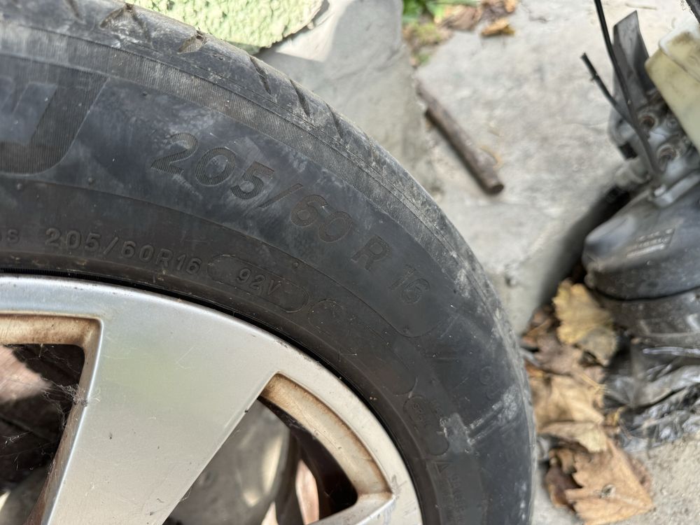 4 бр оригинални джанти 5х112 16ки с летни гуми  Mercedes W204