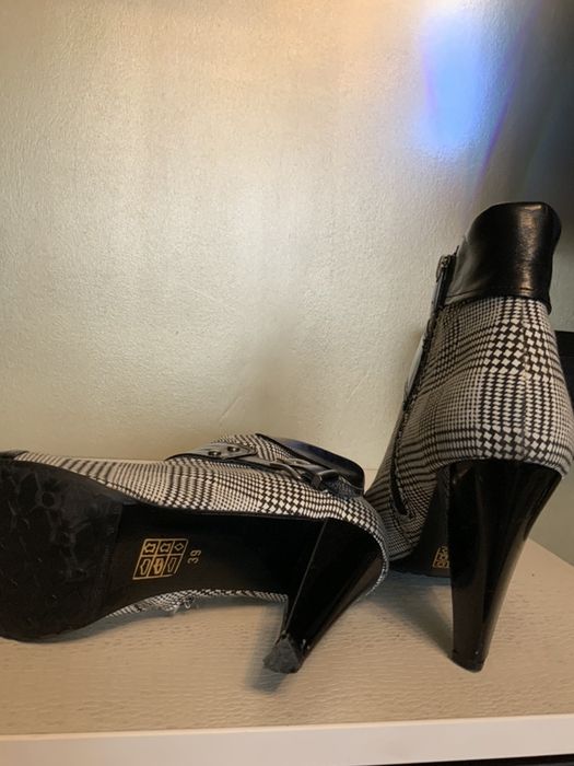 Боти на ток SARA PEN 39 номер