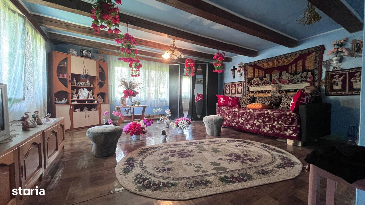 Casă 61 MP + Teren 889 mp - Centru - Chichiș - COD 5167