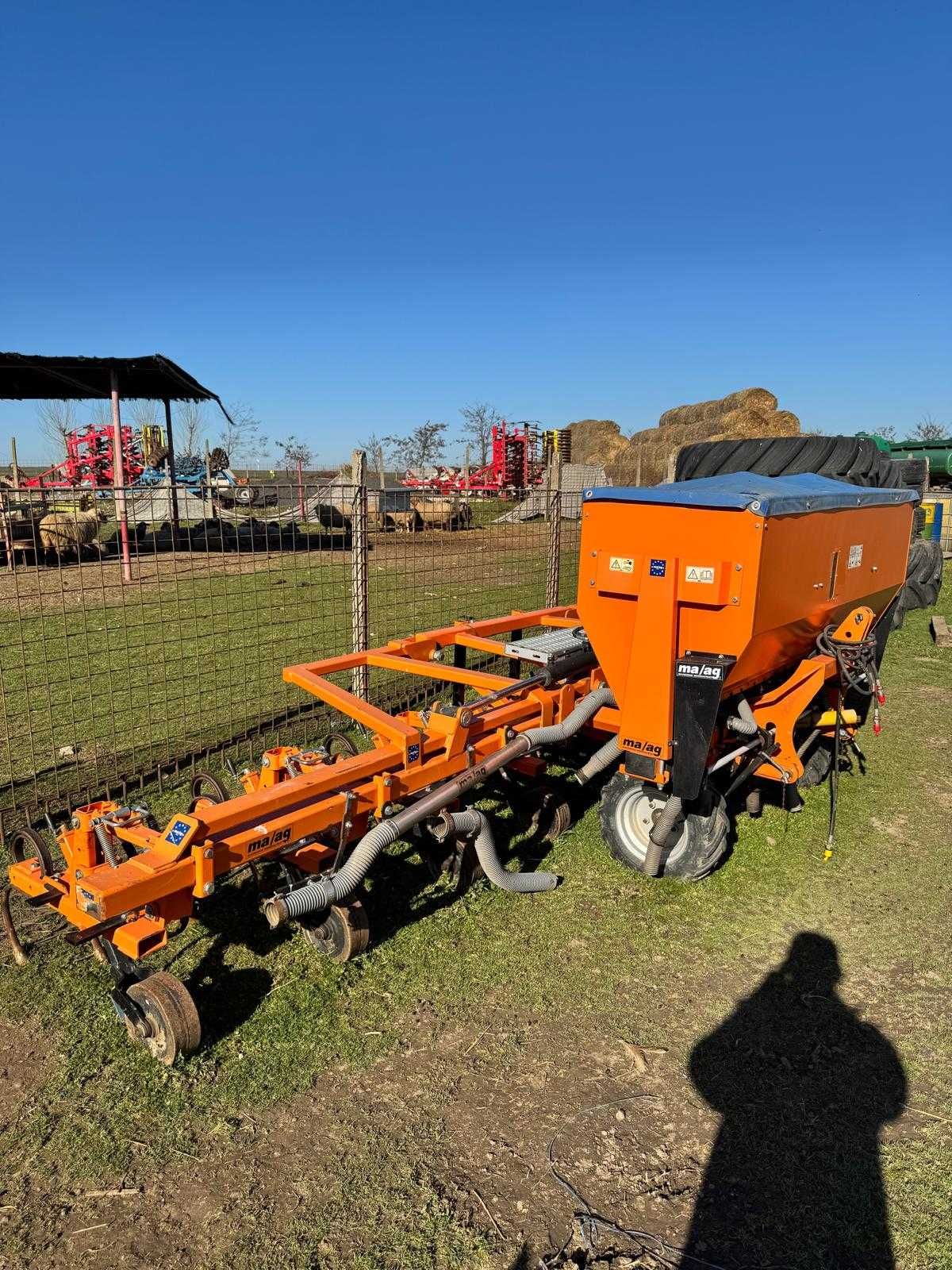 Cultivator/Prasitor MAAG SMI 8 03/ 8 rânduri /bazin 700l+500l /an 2020