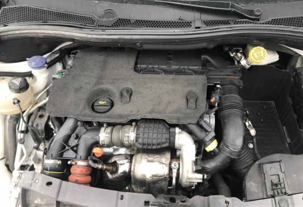 Peugeot 2008 1.6HDI на части