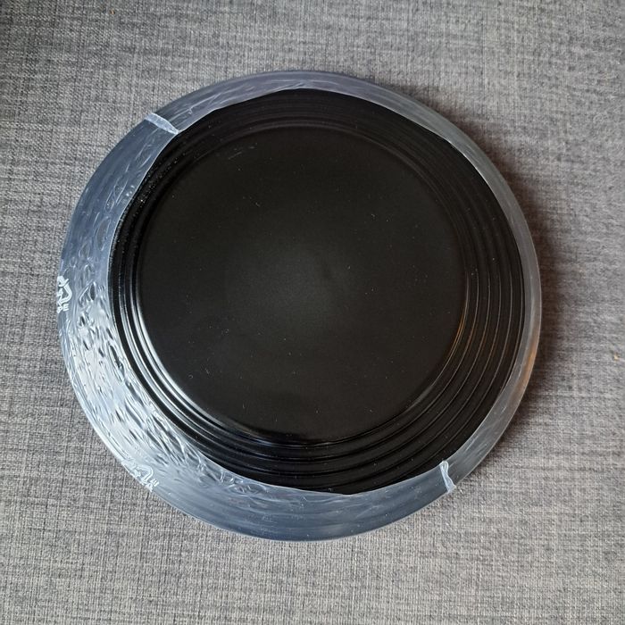 Чаши и чинии нови