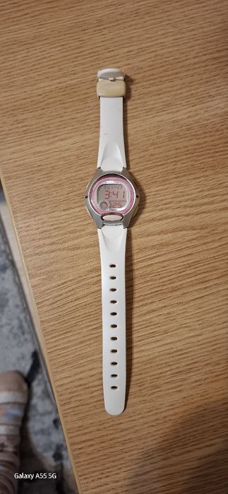 Ceas Casiorezistent la apa