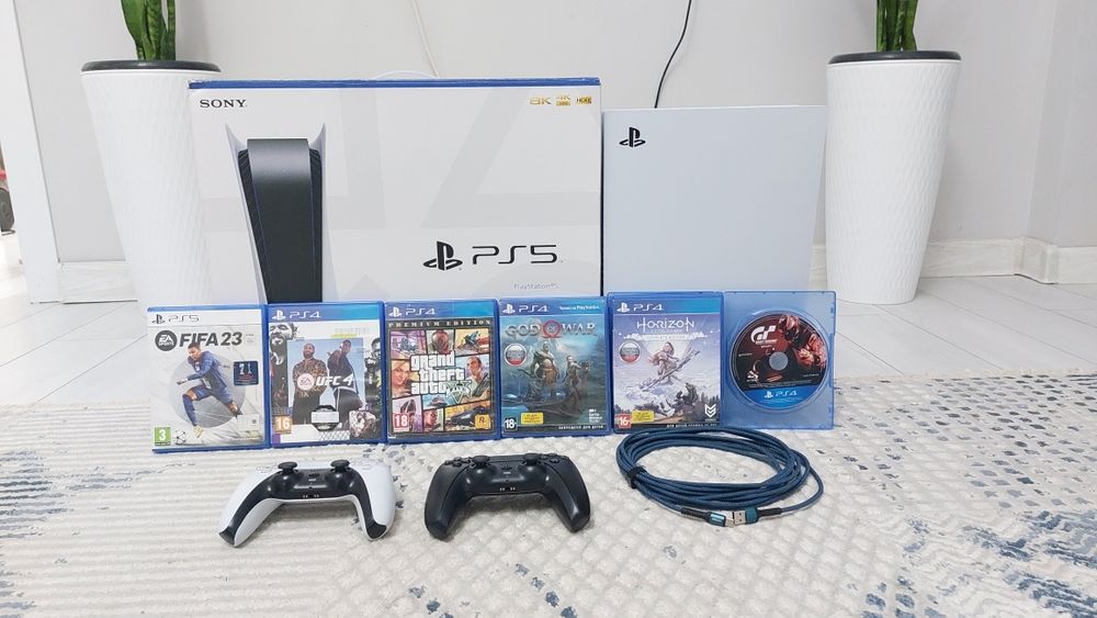 PS5 с 2 джоистиками и играми