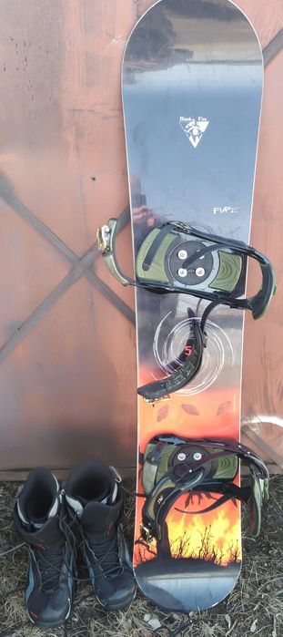 Сноуборд б/у имеется чехол 25000