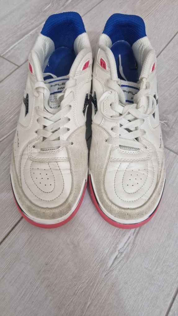 Футзалки Joma, Top-Flex в белой расветке. Одевал 3 недели чисто в зал.