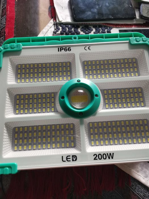 Lampa solara portabila