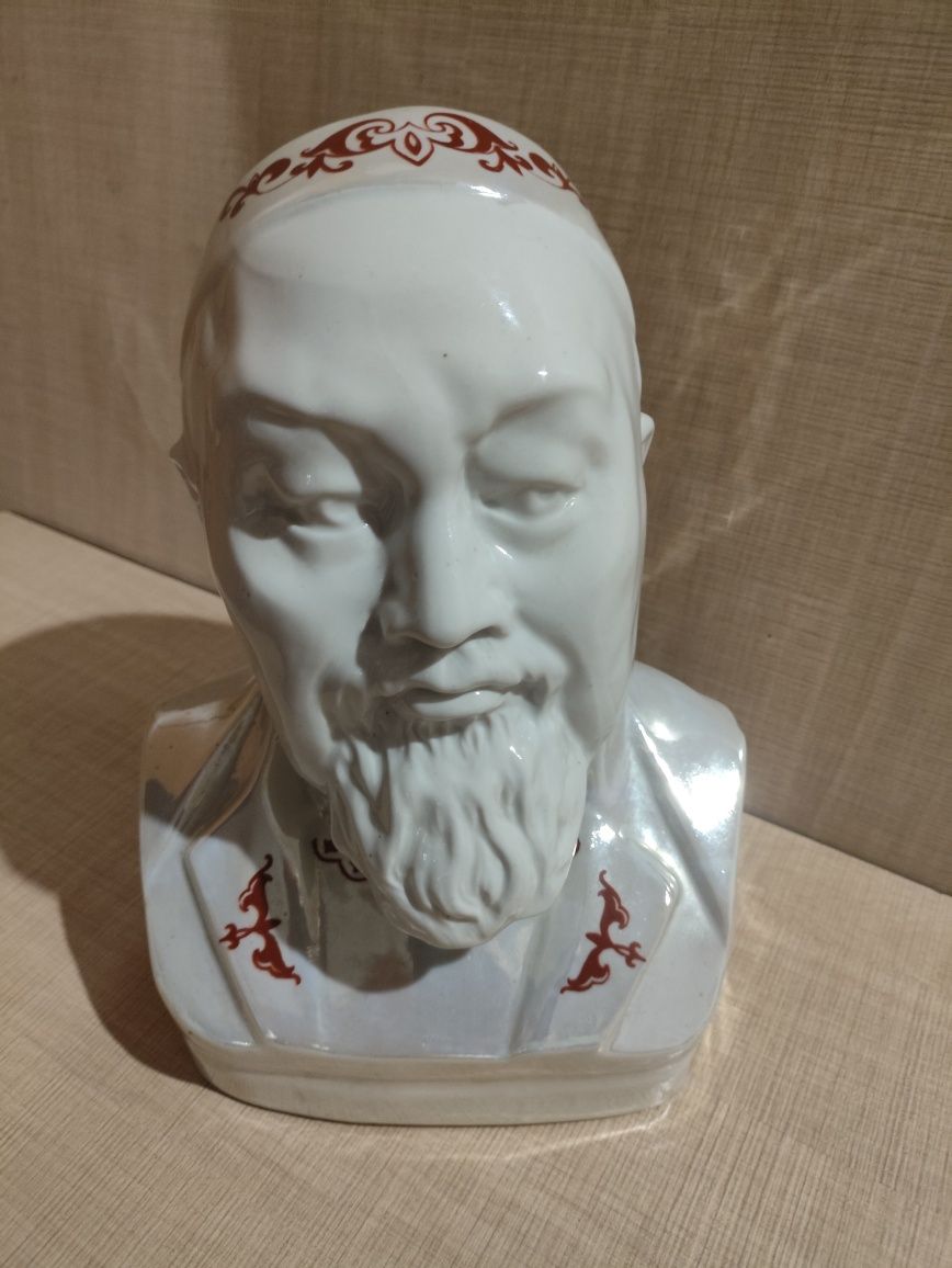 Продам бюст Абая Кунанбаева