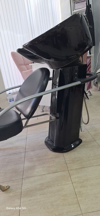 Фризьорска измивна колона