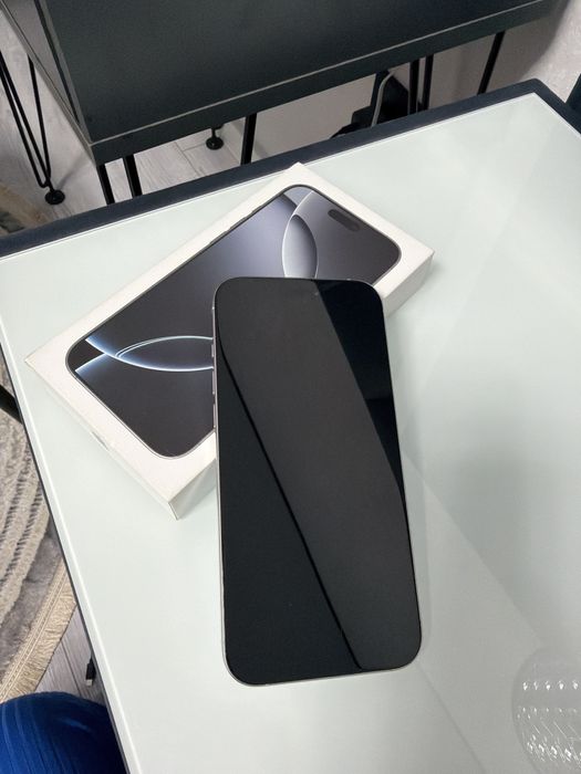 Продам айфон 16 pro max