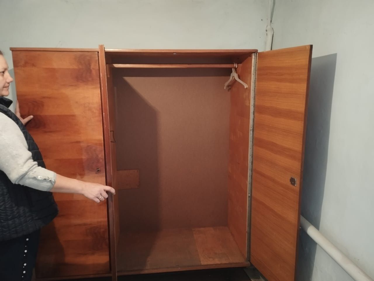 Продам советский шифоньер