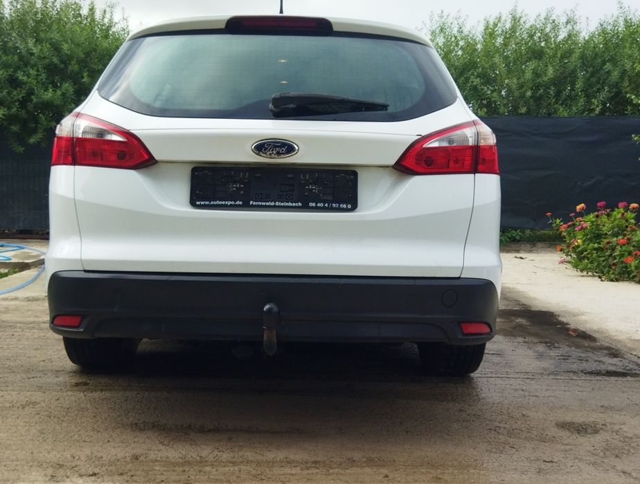 Vând Ford Focus  1.0