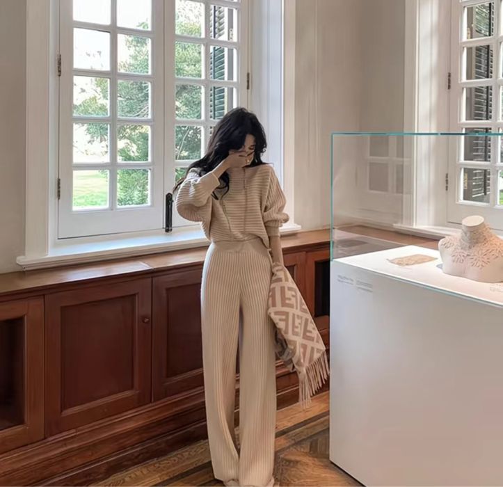 Женская теплая вязанная двойка. Подходит для зимы и весны