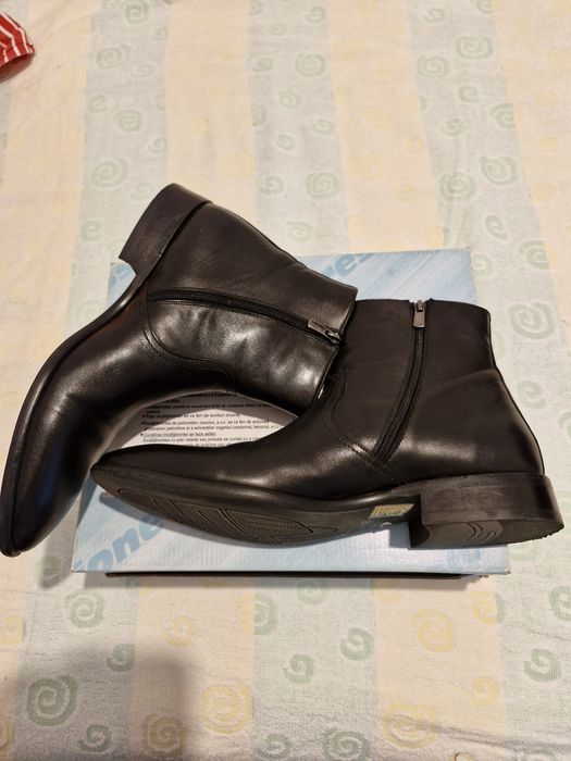 Ghete barbat din piele