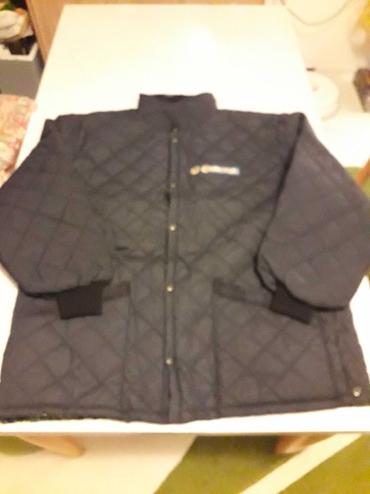 Geaca matlasata barbati noua