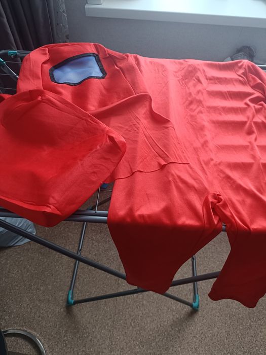 Продам нов.костюм амонг ас