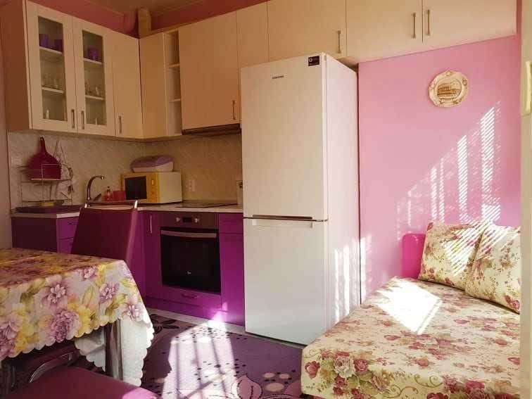 Дава се под наем Двустаен апартамент в София, Хладилника - 65 кв.м за 599 € - Снимка #1