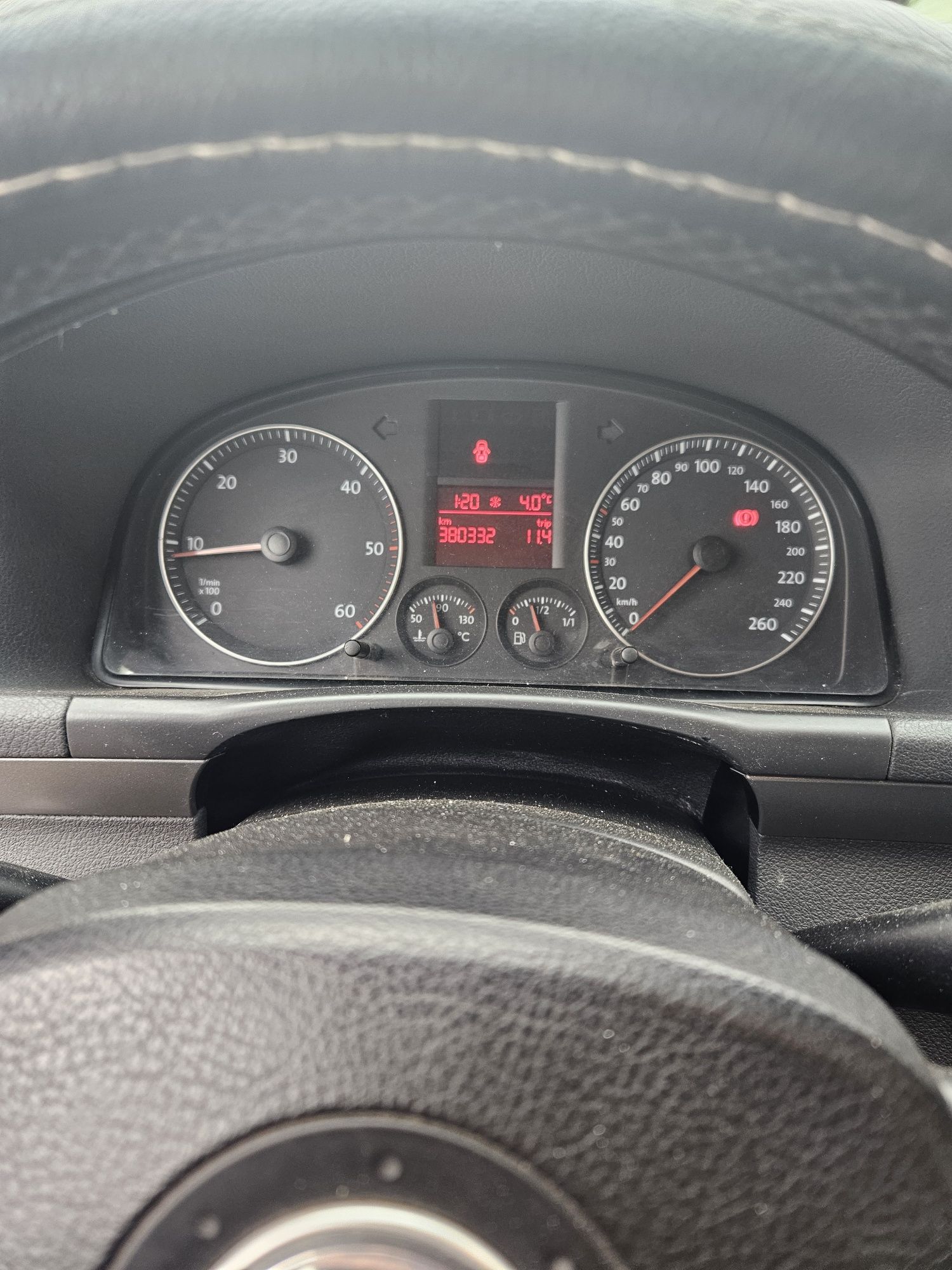 Vw touran,autoutilitara cu 2 locuri