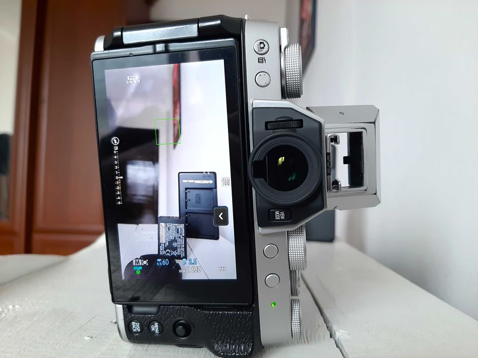 FUJIFILM X-T200 с обектив 15-45 mm