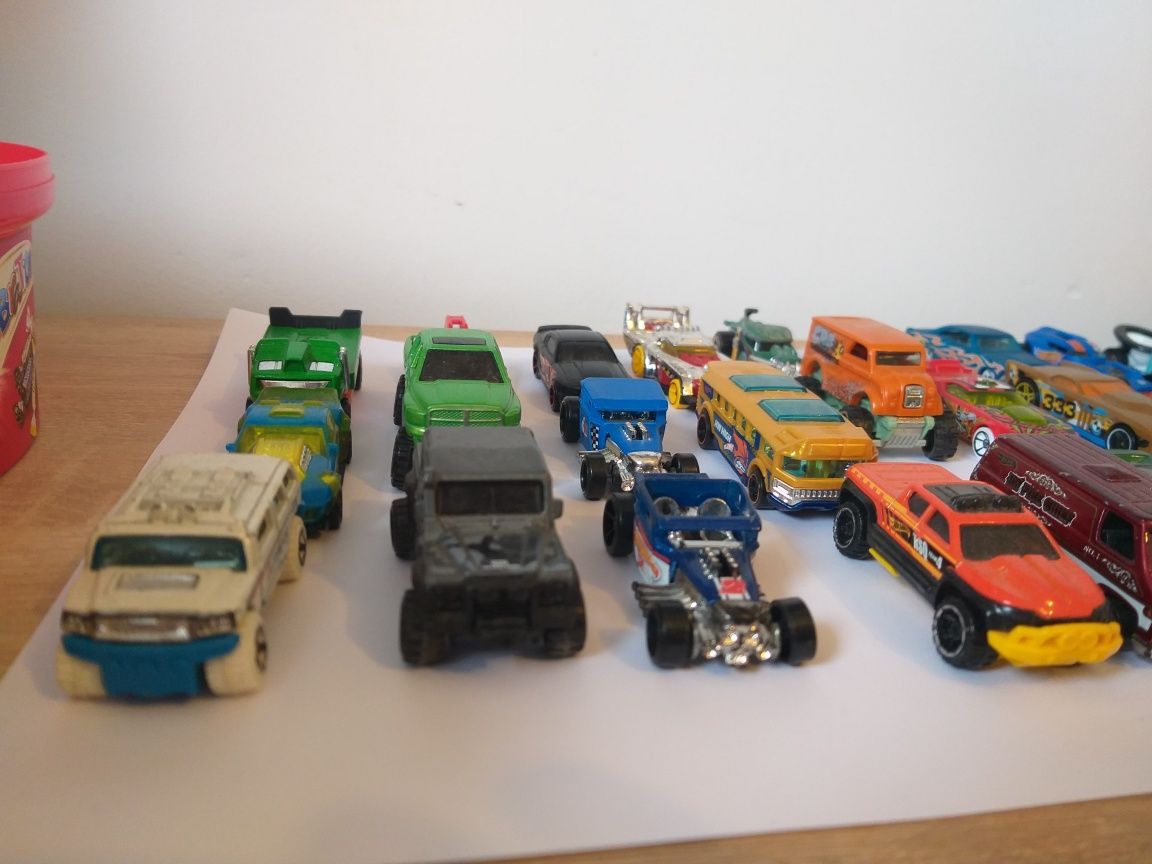 Vand colectie hotwheels