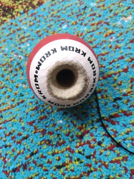 Kendama krom pop roșu