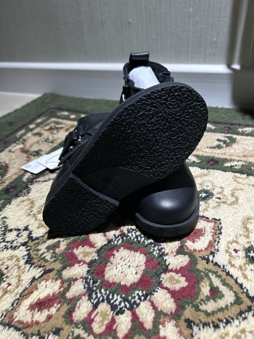 Детские ботинки ZARA