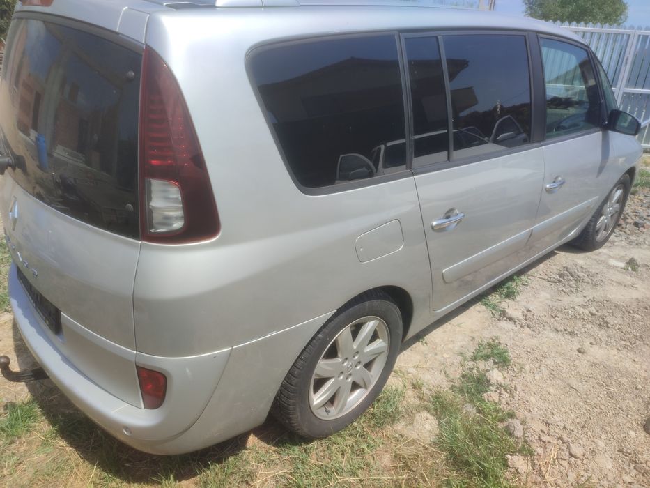 Dezmembrez Renault Espace 2.0  2009