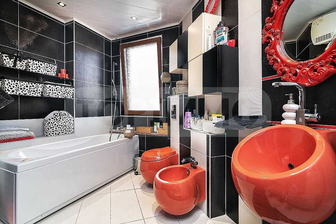 Продава се Къща в Варна, м-т Зеленика - 400 кв.м за 1500 €/кв.м - Снимка #8