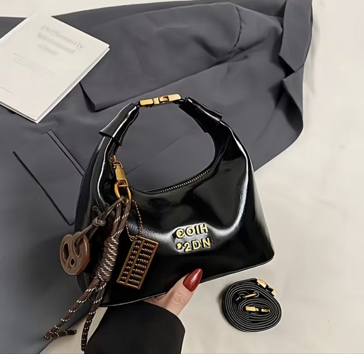 Нова лачена стилна чанта