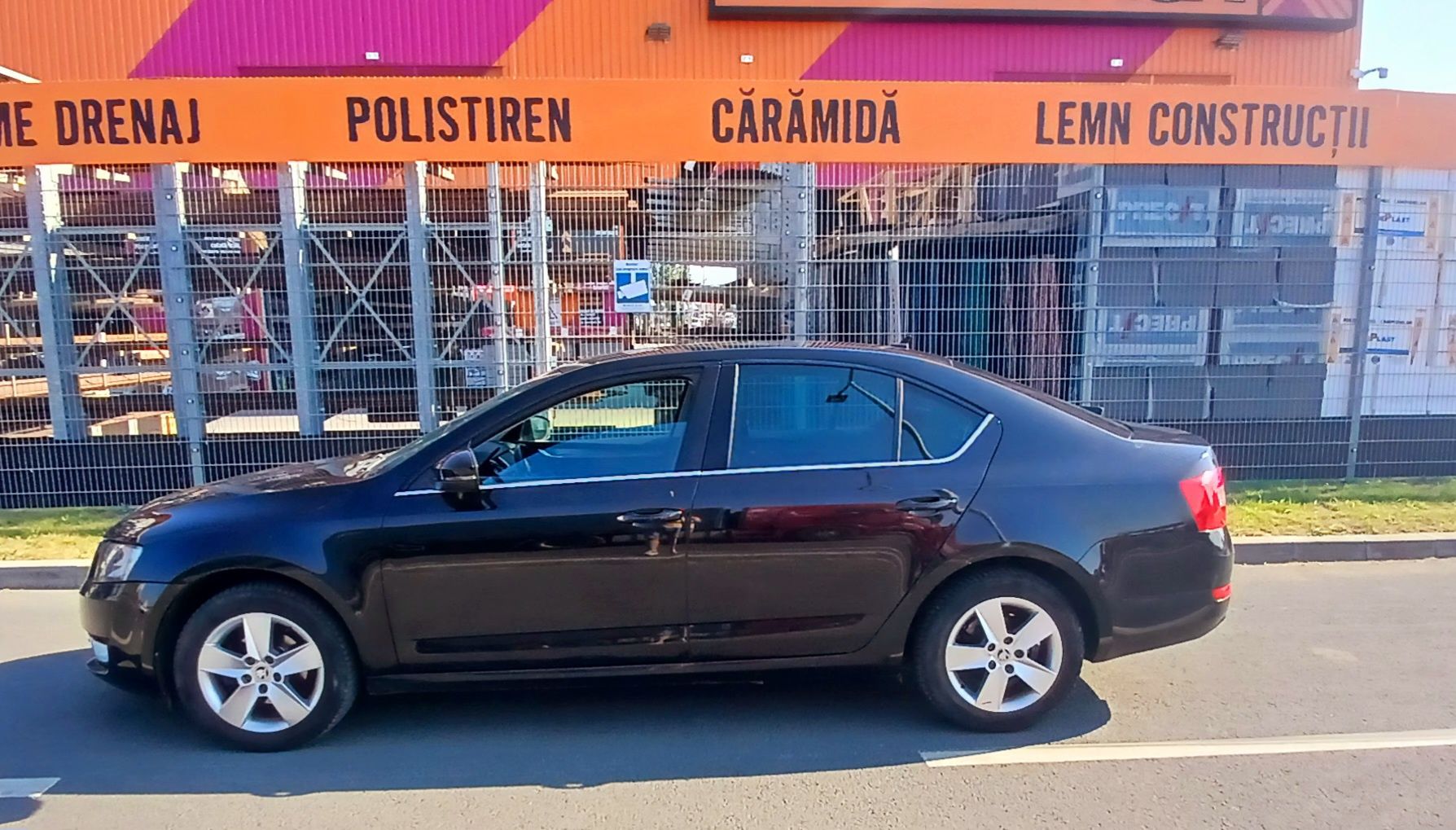 Vând Octavia 1.6tdi