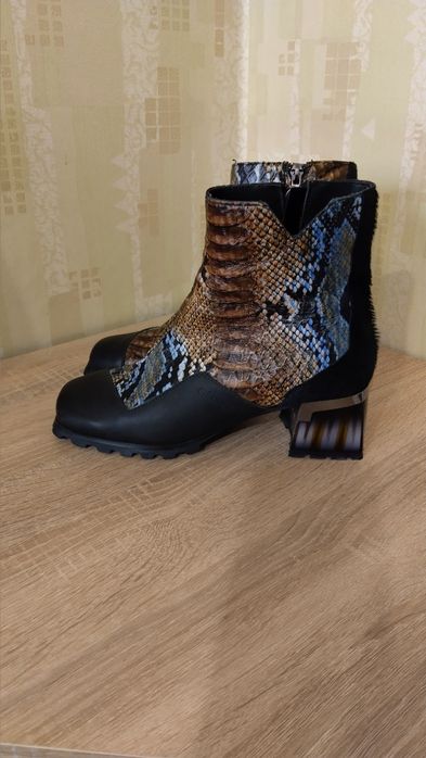 Дизайнерски боти от естествена кожа ,,Gabina", Размер 39