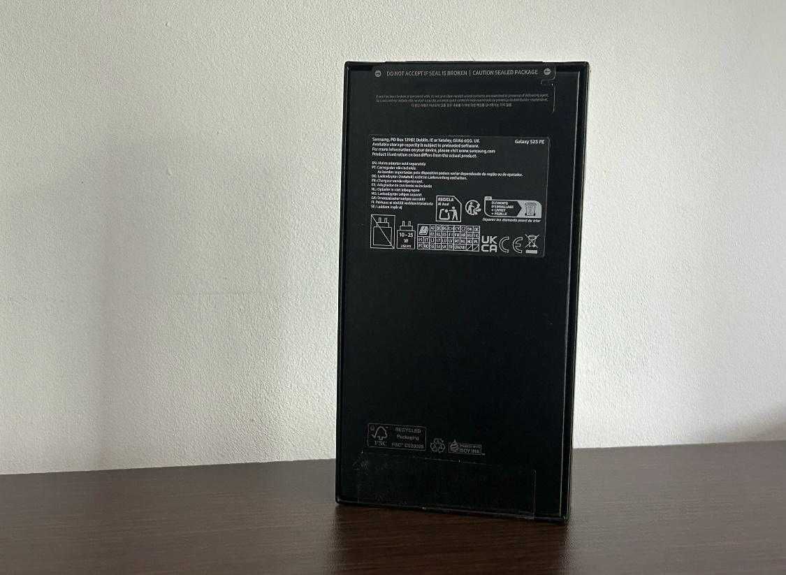Samsung Galaxy S23 FE 5G; Graphite; Sigilat