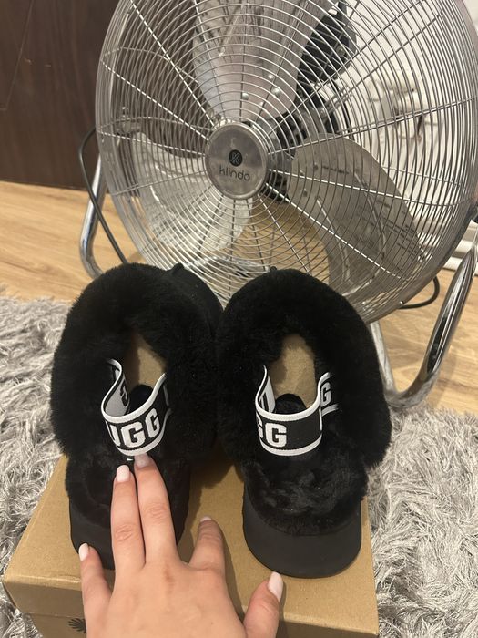 Ugg Funkette noi in cutie! Doar probati
