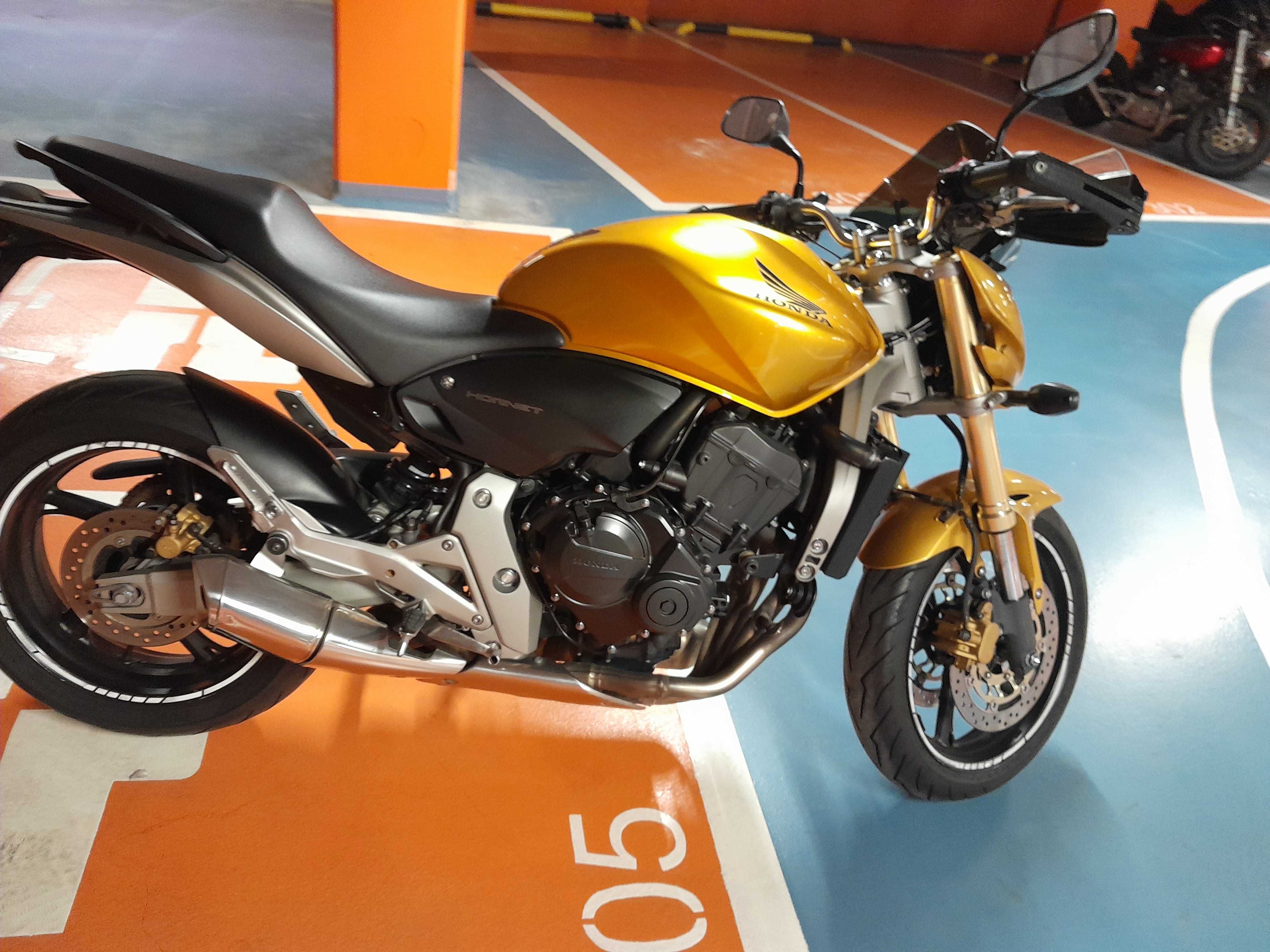 Honda hornet CB 600