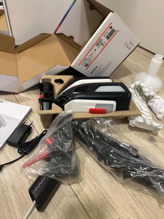 Bosch GlasVac уред за почистване на прозорци