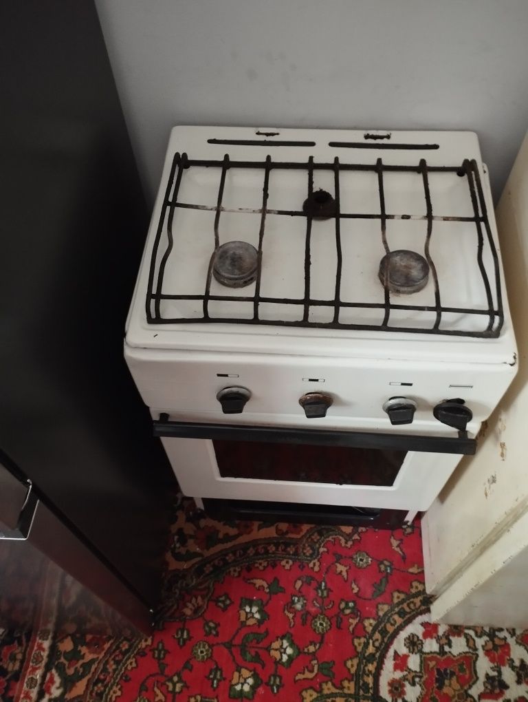 Gaz plitasi sotiladi