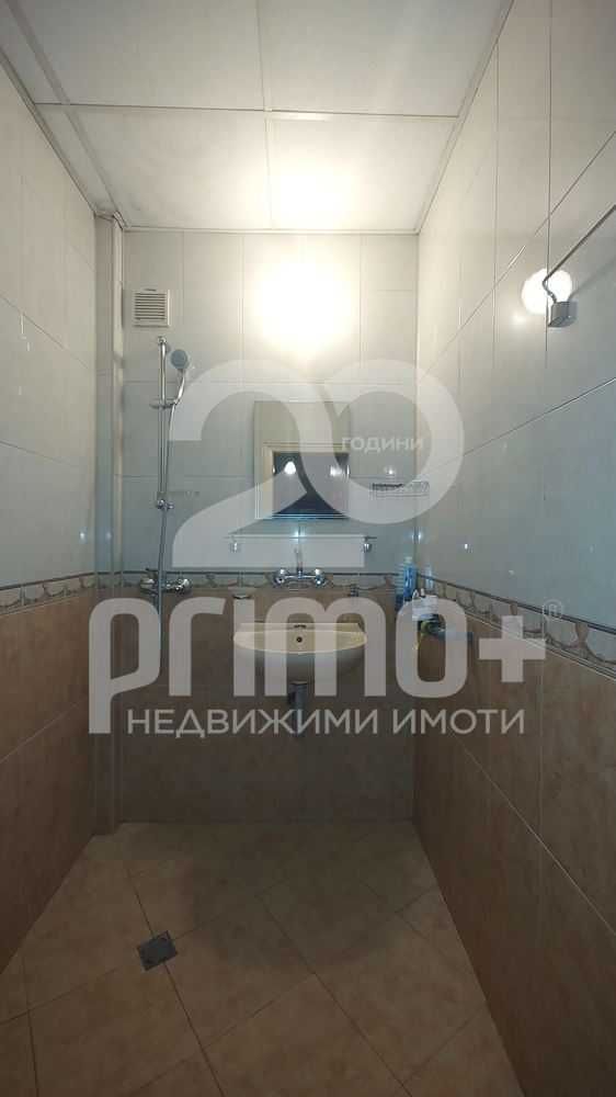 Южен междинен апартамент  в центъра