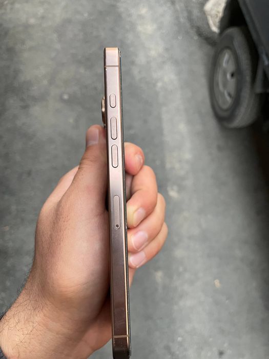 Iphone 16 pro max yaxshi ozim tutganmn 256 gb 93 yomks kelshtrberamn