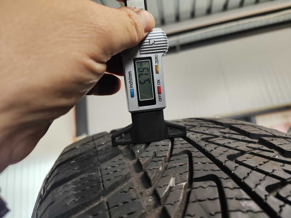 2бр. зимни гуми 225/50/17 Goodyear